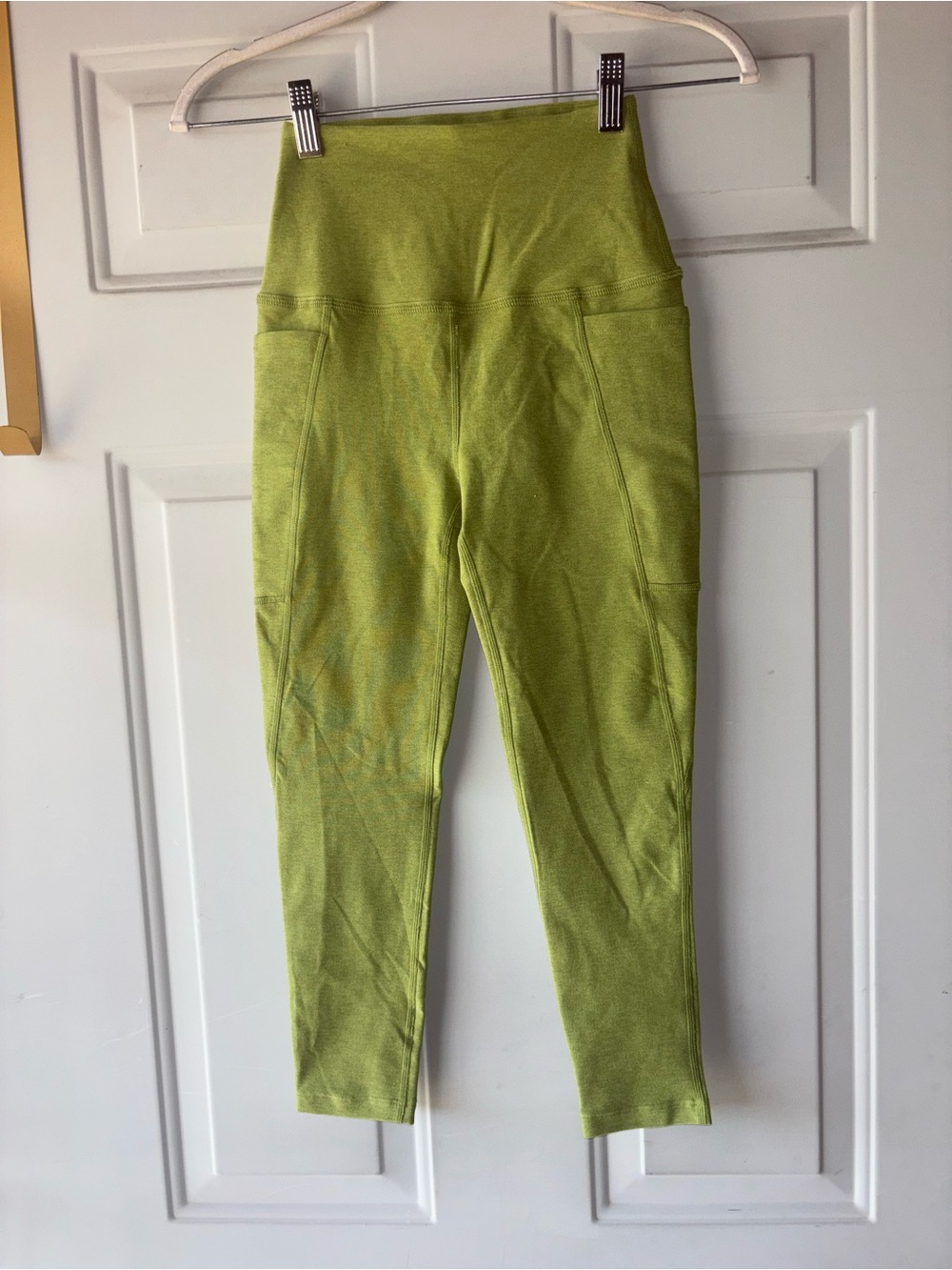 Beyond Yoga green crop leggings size S